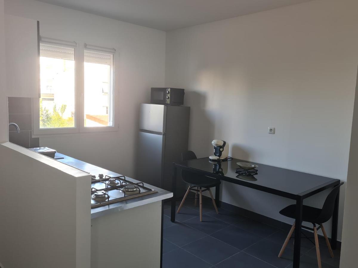 Ferienwohnung Jolie F1 Neuf Et Fonctionnel Argenteuil Exterior foto